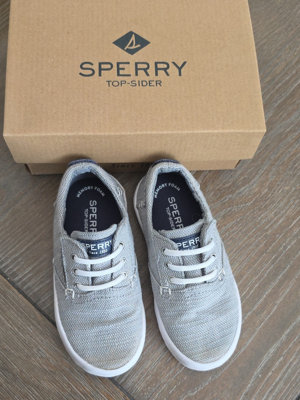 Sperry Boys Light Gray Canvas Lace-Up Boat Shoes 9M Size